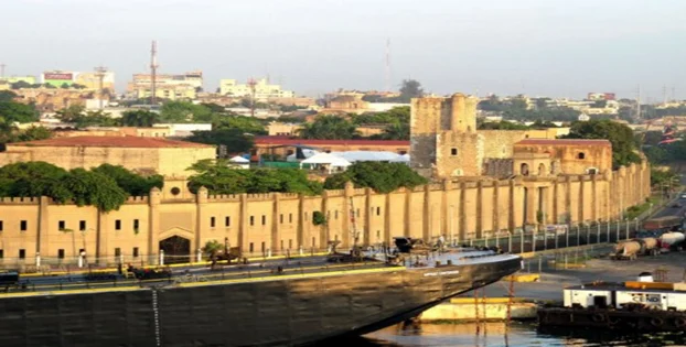 La-ciudad-de-Santo-Domingo-amurallada La-ciudad-de-Santo-Domingo-amurallada