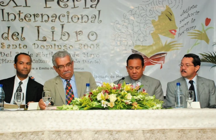  León Félix Batista, Derek Walcott, José Rafael Lantigua y Alejandro Arvelo, Feria Internacional del Libro Santo Domingo 2008