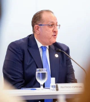 Magín Díaz se reúne con el Conep para impulsar diálogo sobre finanzas públicas