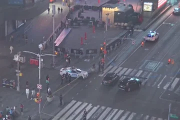 Tres heridos y un adolescente detenido en un tiroteo en Time Square en Nueva York