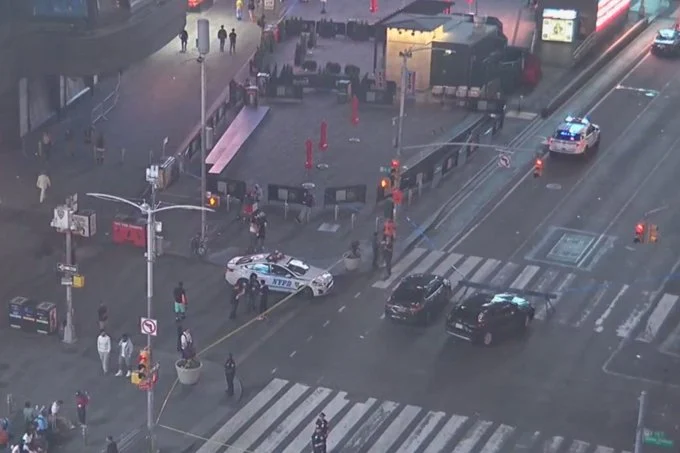 Tres heridos y un adolescente detenido en un tiroteo en Time Square en Nueva York