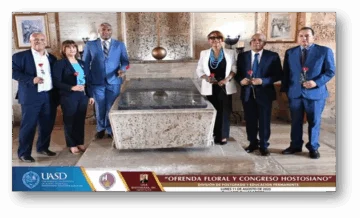  Ofrenda floral de la Liga Hostosiana a los restos mortales de Eugenio María de Hostos en el Panteón de la Patria de la República Dominicana.