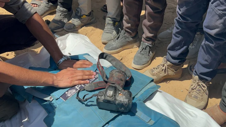 El ataque al hospital Nasser de Gaza causa 20 muertos, 5 de ellos periodistas El ataque al hospital Nasser de Gaza causa 20 muertos, 5 de ellos periodistas