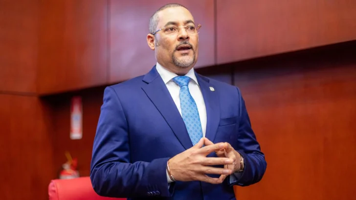 Fuerza del Pueblo elige a Eduard Espiritusanto como vocero en el Senado
