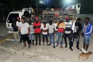 Ejército detiene camión con 11 haitianos indocumentados en municipio de Duvergé