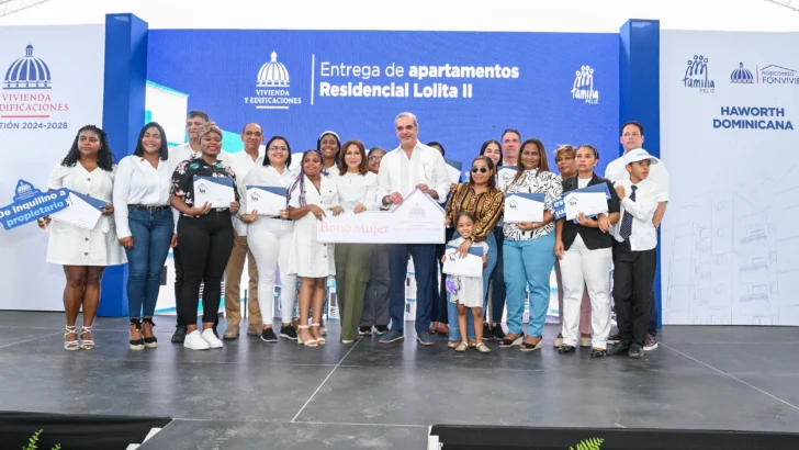 Ministerio de la Mujer entrega casi RD$ 7 millones en Bono Mujer en Manoguayabo Ministerio de la Mujer entrega casi RD$ 7 millones en Bono Mujer en Manoguayabo