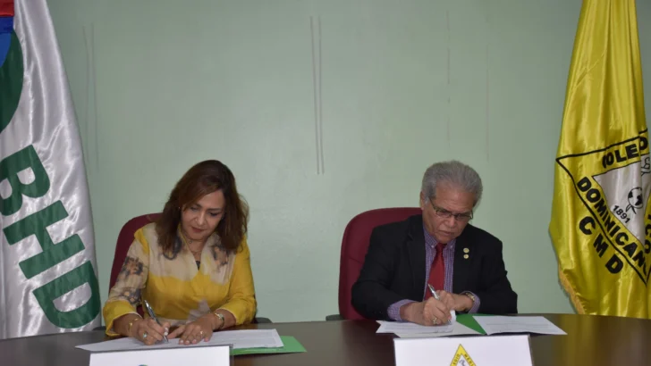 BHD y Colegio Médico firman acuerdo para impulsar el bienestar de los galenos