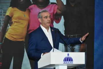 Abinader afirma que el déficit de las Edes es el 'mayor reto' de su Gobierno