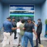 Policía arresta pareja por muerte de niña de 7 años
