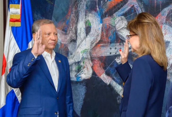 Juramentan a Leonardo Aguilera como presidente ejecutivo de Banreservas