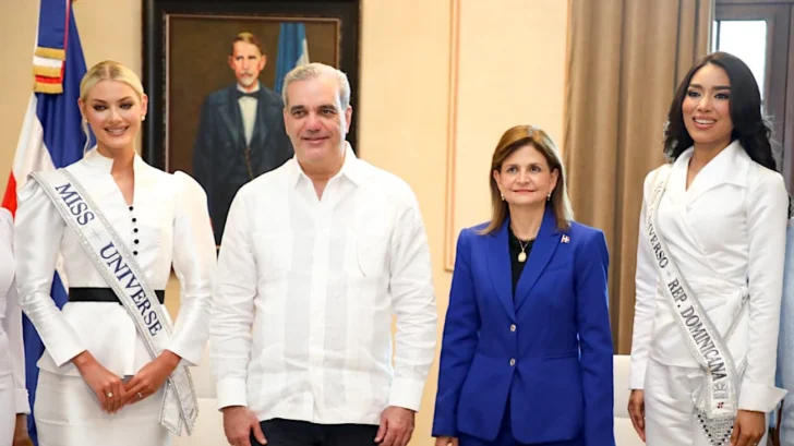 Abinader y Peña reciben a Miss Universo y a Miss República Dominicana