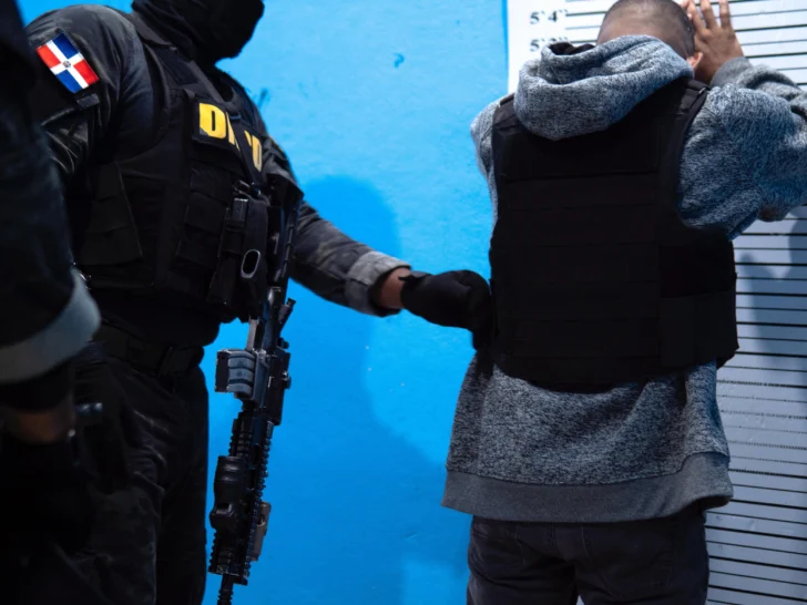 Capturan y deportan uno de los fugitivos más buscados en Panamá
