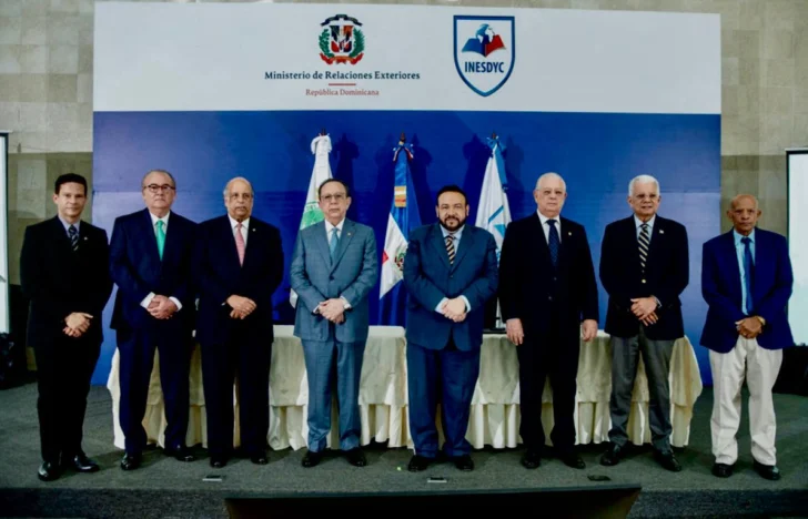 Juramentan nueva directiva de la Academia Dominicana de la Historia Juramentan nueva directiva de la Academia Dominicana de la Historia