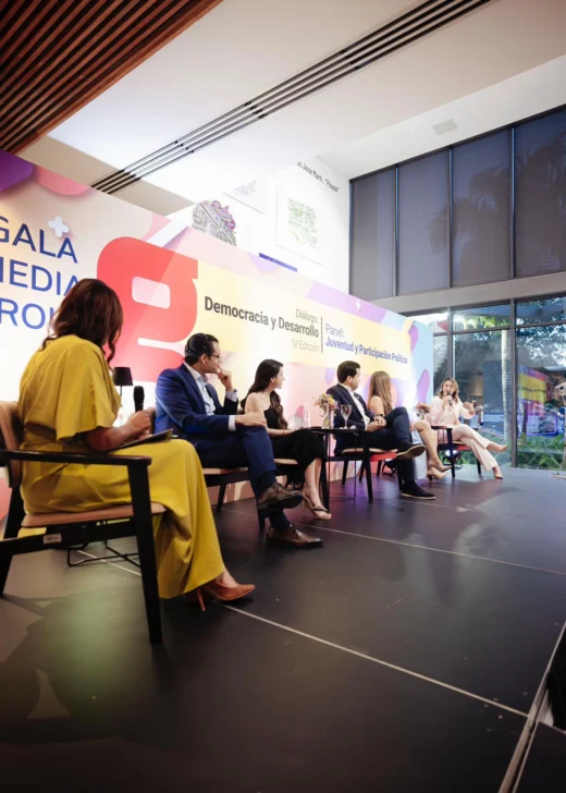 GALA Media Group celebra diálogo “Democracia y Desarrollo' GALA Media Group celebra diálogo “Democracia y Desarrollo'