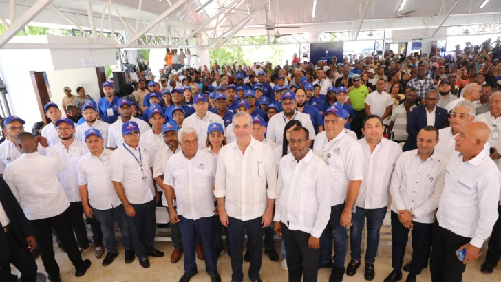 Abinader relanza proyecto para entregar 110 mil nuevos títulos de propiedad en terrenos del CEA