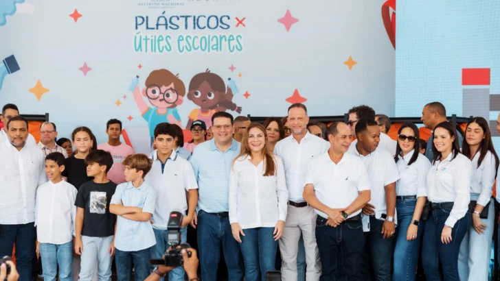 Plásticos por Útiles Escolares recolecta 15.2 millones de botellas plásticas