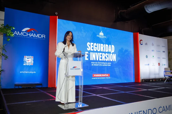 Faride llama a empresarios a la contrucción de comunidad resiliente y policía preventiva