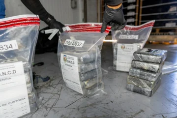 DNCD incauta 120 paquetes presumiblemente cocaína ocultos en carga de bananos