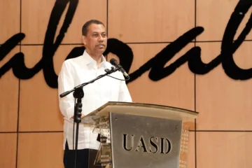 Guido Gómez Mazara exhorta a estudiantes formarse en inteligencia artificial y ciencias de datos 