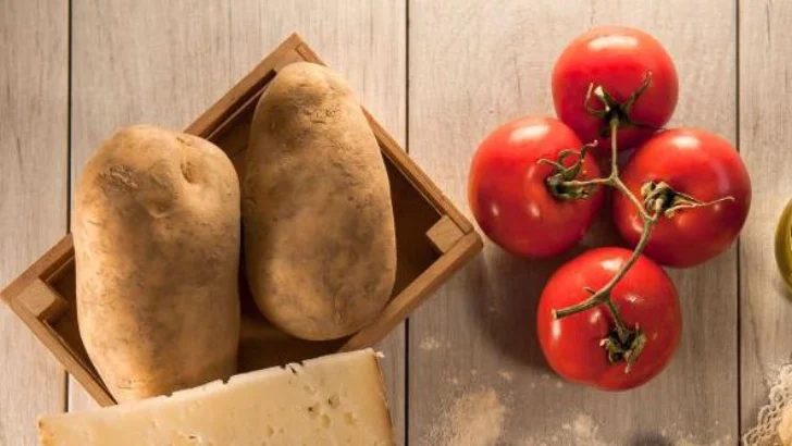 La hazaña evolutiva a la que le debemos las papas (y por qué no existirían si no fuera por los tomates)