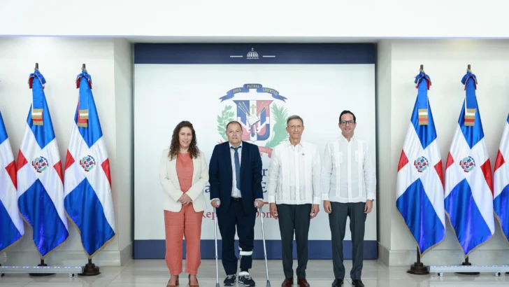Gobierno firma acuerdo para establecer en el país la oficina regional del CLAD