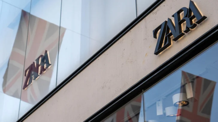 Zara, obligada a retirar en Reino Unido dos fotos de modelos demasiado delgadas