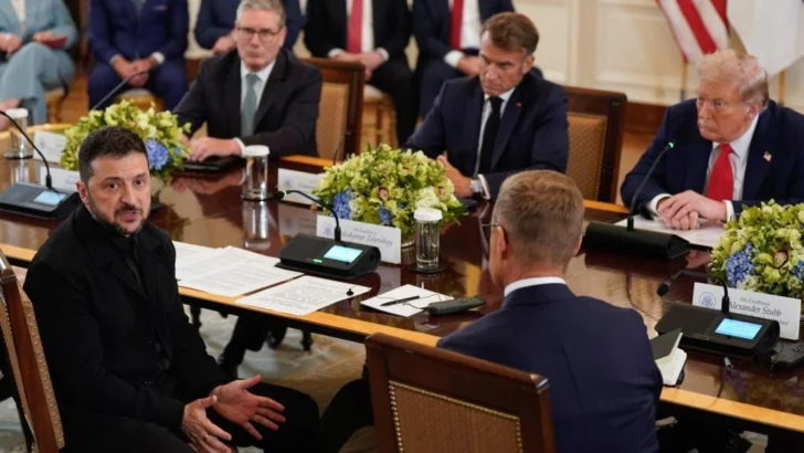 Trump, Zelensky y los líderes europeos hablan sobre garantías de seguridad para Ucrania durante la reunión multilateral en la Casa Blanca