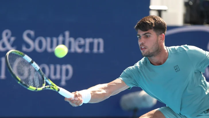 Alcaraz, Sinner, Swiatek y Sabalenka entre los que triufan en otra jornada de lluvia