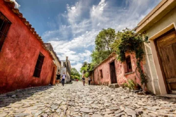  Fuente: https://www.caribbeannewsdigital.com/es/turismo/las-10-ciudades-coloniales-mas-bellas-de-las-americas