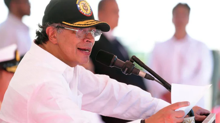 El presidente colombiano desconoce soberanía de Perú sobre isla en frontera amazónica