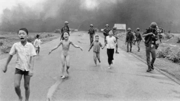 ¿Quién tomó realmente la foto de la niña del napalm, una de las imágenes más famosas de la historia? ¿Quién tomó realmente la foto de la niña del napalm, una de las imágenes más famosas de la historia?