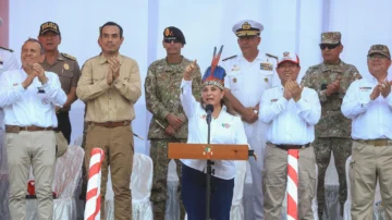 Dina Boluarte visita Santa Rosa en medio de la disputa entre Perú y Colombia por el territorio del Amazonas