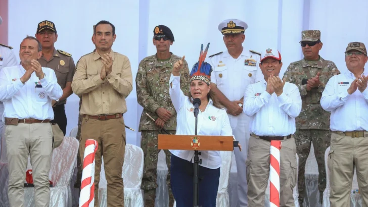 Dina Boluarte visita Santa Rosa en medio de la disputa entre Perú y Colombia por el territorio del Amazonas