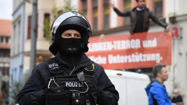 Alemania: un neonazi ingresa en una cárcel de mujeres tras cambiar de género