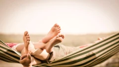 Cómo fortalecer los músculos de tus pies puede mejorar cómo mueves todo tu cuerpo (y 3 ejercicios fáciles para lograrlo)
