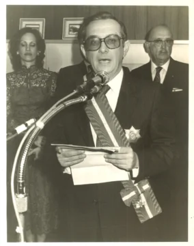  En Cancillería, 1983. Condecoración Venezuela.