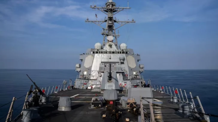 Francia se une a EEUU y también refuerza su presencia militar en el Caribe