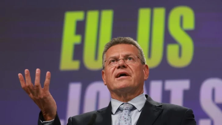 El acuerdo entre la UE y EE.UU. bajará el arancel de los coches al 15 %, con condiciones