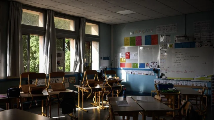Una profesora francesa, acosada por su homosexualidad, se suicida el día de la vuelta al colegio