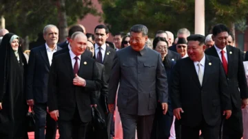 Un micrófono abierto escucha a Xi Jinping y Vladimir Putin hablar sobre inmortalidad