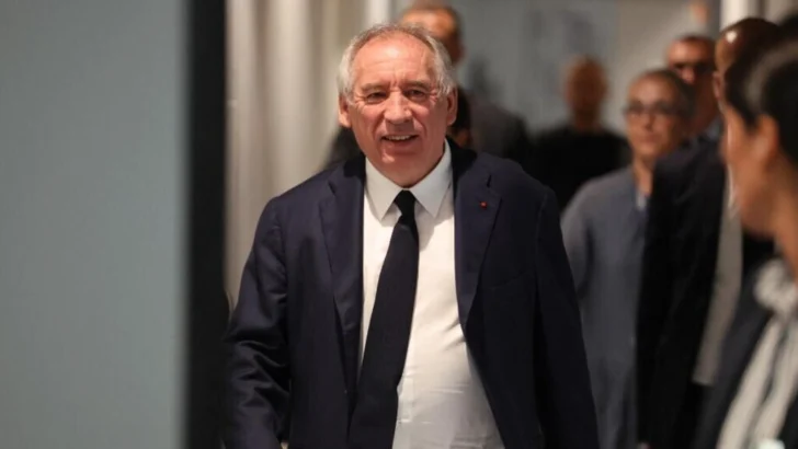 Bayrou afronta en la Asamblea  Nacional francesa un voto de confianza que acabará con su Gobierno