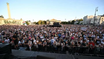 Hungría: miles de manifestantes exigen el fin de las campañas de propaganda de Orbán
