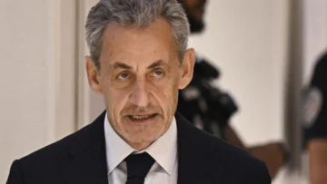 El expresidente francés Sarkozy, condenado a cinco años de prisión por asociación ilícita