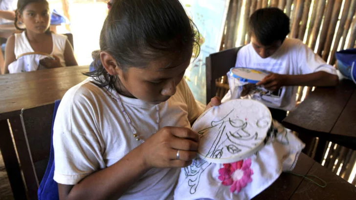 Bolivia da un paso histórico y prohíbe el matrimonio con menores de edad