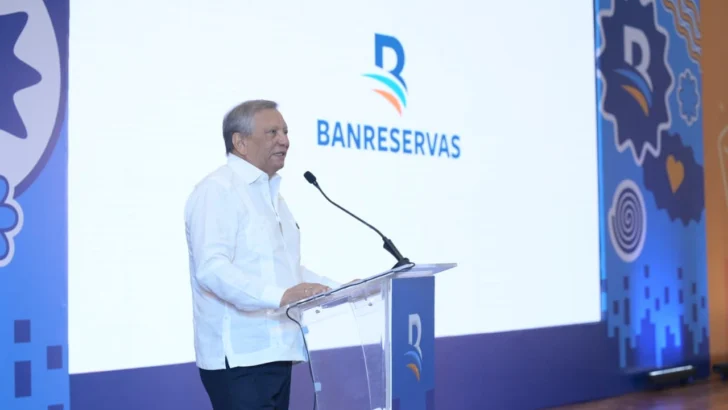 Estudiantes de Azua reciben capacitación financiera con el programa Puedo Banreservas Estudiantes de Azua reciben capacitación financiera con el programa Puedo Banreservas