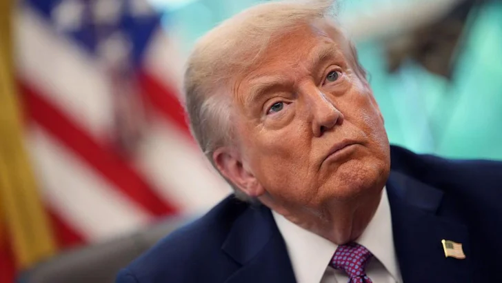 'Si ponen en peligro nuestra seguridad, serán derribados': la advertencia de Trump a Maduro por el sobrevuelo de cazas venezolanos sobre barcos de EE.UU.