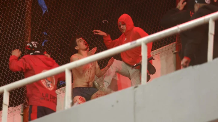 Independiente descalificado de la Sudamericana 2025 tras violencia en su estadio