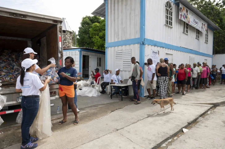 Voluntariado Banreservas beneficia a más de 700 familias en jornada del programa “Vida para el Ozama”