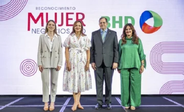  Ángela Samper, Josefina González, Steven Puig y Elizabeth Rojas.
