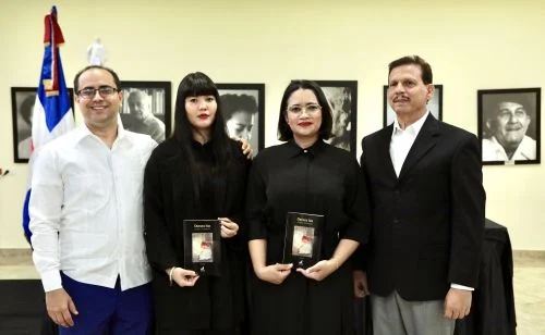 Elidenia Velásquez presenta poemario 'Oscura luz' en la Biblioteca Nacional Elidenia Velásquez presenta poemario 'Oscura luz' en la Biblioteca Nacional